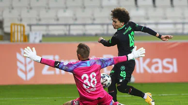 Konyaspor tarihine geçen genç oyuncu veda etti