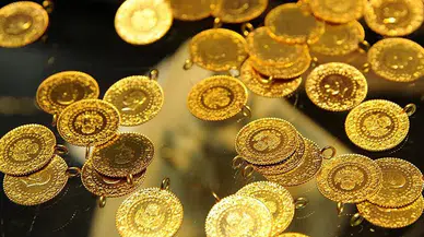 Kocaeli’de Kuyumcu Açılışına Yoğun İlgi: Bedava Altın ve Saat Dağıtıldı