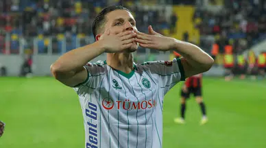 Konyasporlu oyuncudan açıklama! "Taraftarımızdan özür dilemek için kazandık"