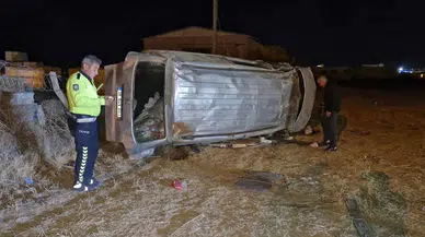 Karaman'da panelvan boş araziye uçtu! can pazarı yaşandı