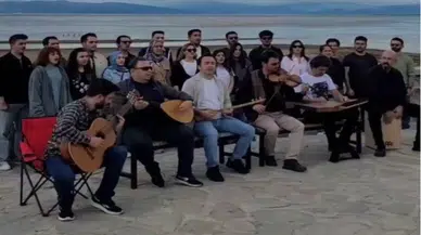 Beyşehir Gölü için mini adada türkülerle farkındalık