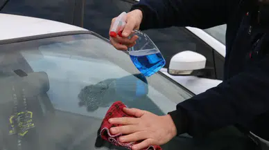 Yağmur Çamur Dinlemiyor: Camlar İçin Doğal Koruma Yöntemleri Göz Kamaştırıyor