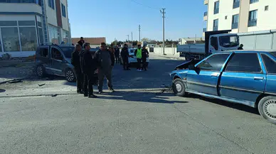 Konya plakalı araç Aksaray'da kazaya karıştı! 7 yaralı