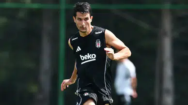 Necip Uysal Kimdir? Beşiktaş’ın Sadakatiyle Öne Çıkan Futbolcusu Hakkında Merak Edilenler