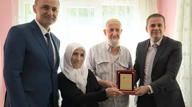 Beyşehir'de örnek çiftlere plaket verildi