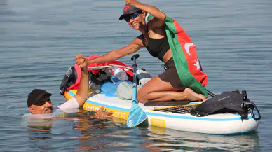 Azerbaycanlı sporcu Beyşehir Gölü’nü kürekle aştı!