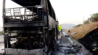 Yolcu otobüsü alev alev yandı! Yolcular tahliye edildi