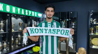 Konyaspor, genç forvete imza töreni düzenledi