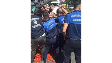 Zabıta Ekipleri Seyyar Satıcılara Müdahale Etti, Ürünler Ziyan Oldu