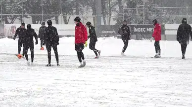 Konyaspor maçı öncesi Gaziantep’te yoğun kar yağışı! Zor anlar yaşadılar