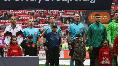 Konyaspor’da İlhan Palut ile Halil Umut Meler maç sonrası penaltıyı konuştu