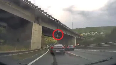 Ölümden kıl payı kurtuldu! Yaptığı ani manevra  ile izleyenleri şok etti