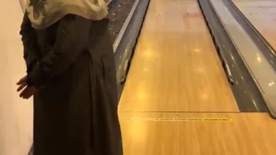 Profesyonellere taş çıkardı: Bowling oynayan annenin videosu beğeni yağmuruna tutuldu