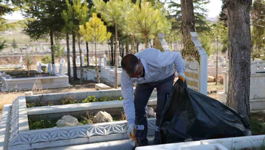 Mezarlıklara bayram dokunuşu!