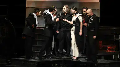 Konya’da tiyatro rüzgârı: “V. Frank” oyununa yoğun ilgi