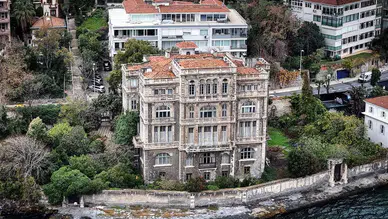 Türkiye'nin en ihtişamlı binası yeni alıcısını bekliyor