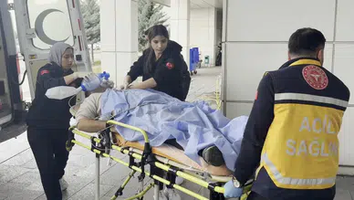 Kaza yerinde yakınını gören adam kalp krizi geçirdi!