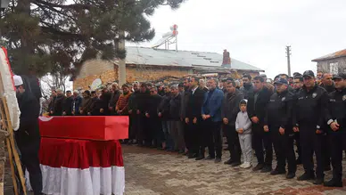 Konya’da vefat eden polis memuru gözyaşlarıyla toprağa verildi