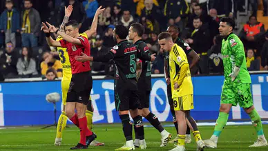 Fenerbahçe - Konyaspor maçındaki VAR konuşmaları açıklandı