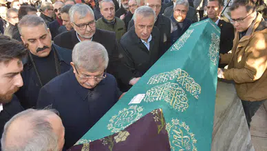 Gelecek Partisi lideri Davutoğlu'nun acı günü!