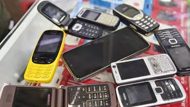 Tuşlu telefon yine moda oldu! Fiyatlar ne durumda?