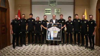 Konya’nın gururu! Şampiyon bisikletçiler Başkan Altay’ı ziyaret etti