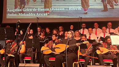 Görme engelli solistten muhteşem performans! Konya'da ayakta alkışlandı