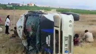 Konya’da işçi minibüsü devrildi! Çok sayıda yaralı var