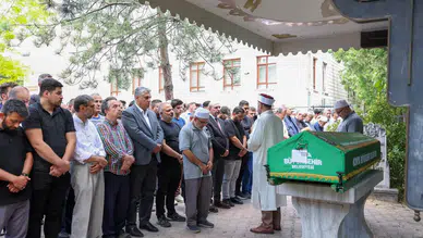 Dualarla uğurlandı! Konya'nın hayırsever ismi toprağa verildi