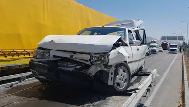 Konya'da zincirleme kaza! 3 araç birbirine girdi, 9 yaralı