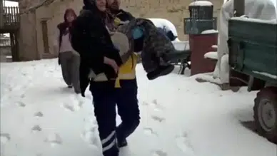 Karaman’da paramedik alkış aldı! 90 yaşındaki hastayı böyle kurtardı