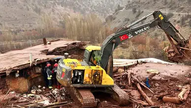 Konya’da ahır çöktü! 252 küçükbaş kurtarıldı