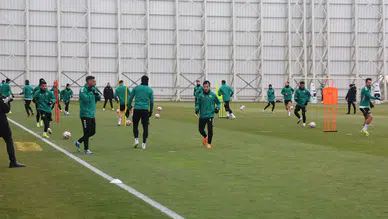 Konyaspor, zorlu maç için yola çıkıyor