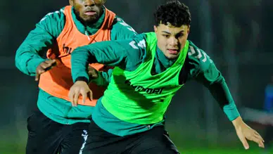 Konyaspor'da Çağdaş Atan'dan gençlere yakın ilgi! İşte kamptaki gençler