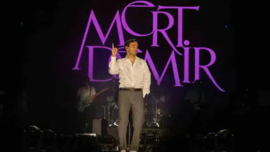 Sanatçı Mert Demir Konyalı hayranlarıyla buluşuyor