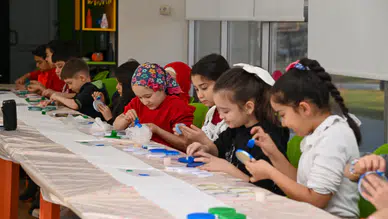 Konya'da atıkları sanata dönüştüren çocuklar, geleceğe temiz bir dünya bırakıyor