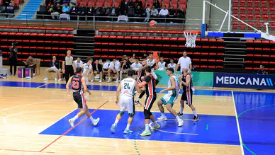 Karatay Basketbol'da play-off sevinci yaşanıyor