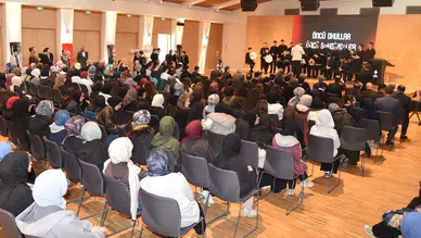 Konya’da “Öncü Okullar Öncü Şahsiyetler” paneli başladı