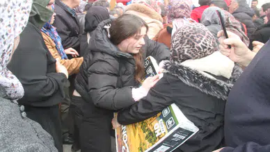 Konya'da vatandaşlar ucuz televizyon için yarıştı