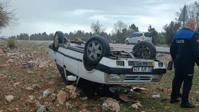 Konya’da ölümden döndüler: Otomobil ters döndü