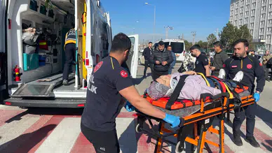 Karaman’da yürekleri ağza getiren kaza: Genç öğrenciye araç çarptı