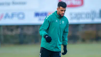 Konyasporlu stoperden sevindiren haber geldi