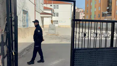 Okul çevrelerinde güvenlik alarmı! Karaman’da yoğun tedbir