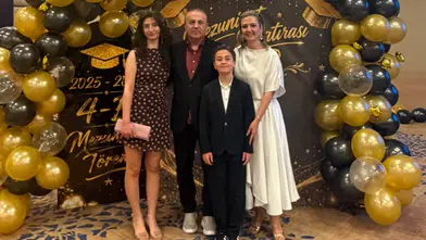 Baydar ailesinin mutlu günü! Ali Çağan mezun oldu