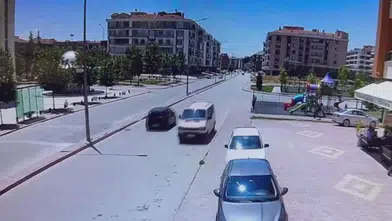 Konya’da pes dedirten görüntü! Trafiği böyle tehlikeye attı