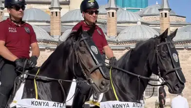 Burası İngiltere değil Konya! Atlı birlikler her yerde