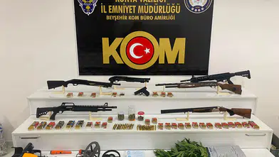 Konya'da tefecilik operasyonu! Silah, uyuşturucu ve senet ele geçirildi