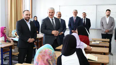 Konya Valisi Akın’dan öğrencilere sürpriz ziyaret! Tek tek sınıflara girdi