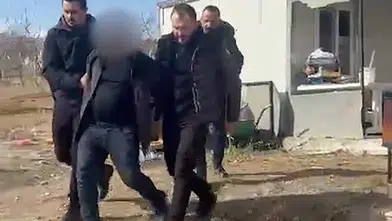 Kadın kılığına girmiş! Konya'da firari şahıs yakalandı