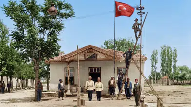 Konya Emniyeti bu fotoğrafı paylaştı! 100 yıl önceki bu mekan neresi?